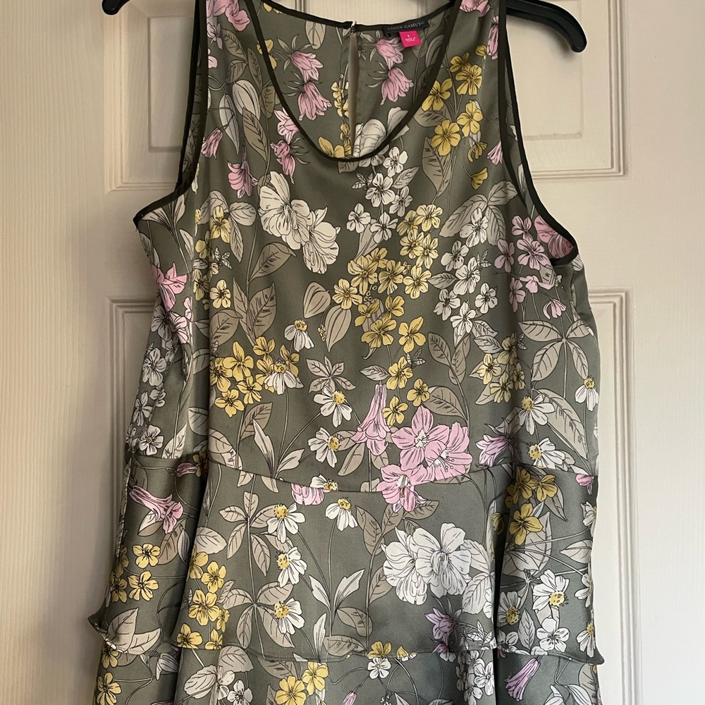 Floral green top